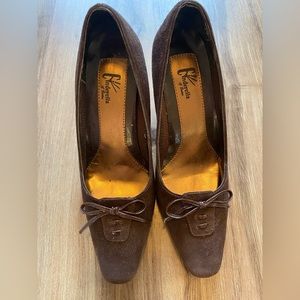 Cinderella of Boston Brown Suede Shoes Women’s Heels size 3 1/2M.